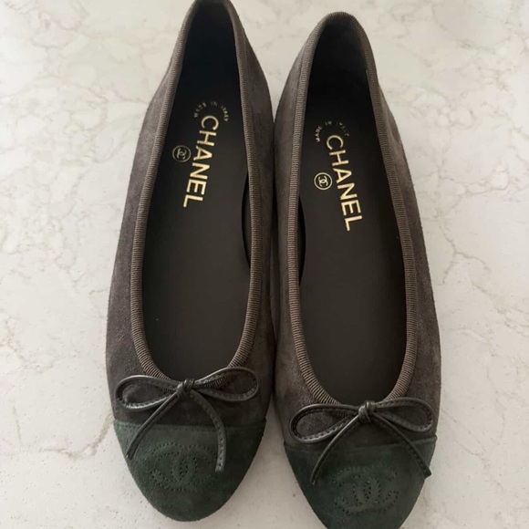 CHANEL Shoes - CHANEL Green Suede Two-Tone Ballet Flats with Green Toe